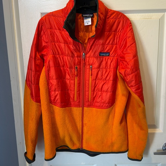 Patagonia men’s medium fleece/puffer ￼ - Picture 1 of 4